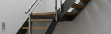 Treppe, Kombination aus Holz Metall und Glas