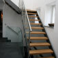 Treppe, Kombination aus Holz Metall und Glas